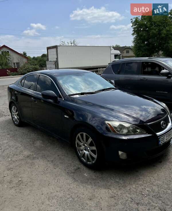 Седан Lexus IS 2007 в Старом Селе