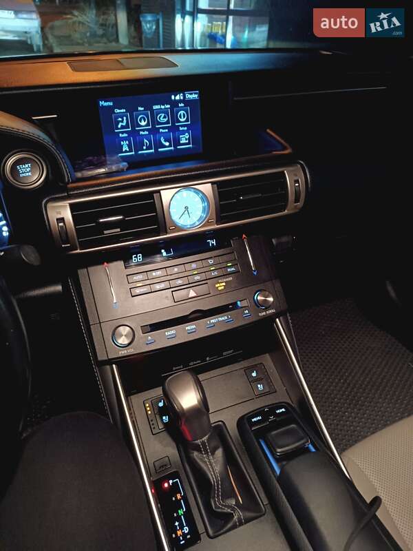 Седан Lexus IS 2016 в Запорожье