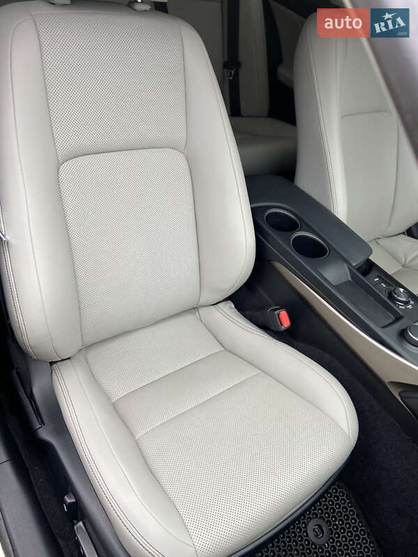Седан Lexus IS 2013 в Полтаве