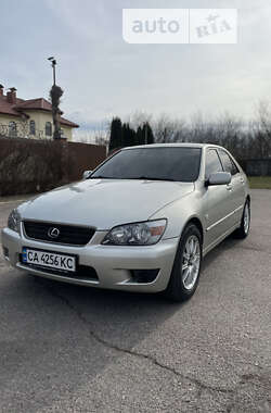 Седан Lexus IS 2004 в Смілі