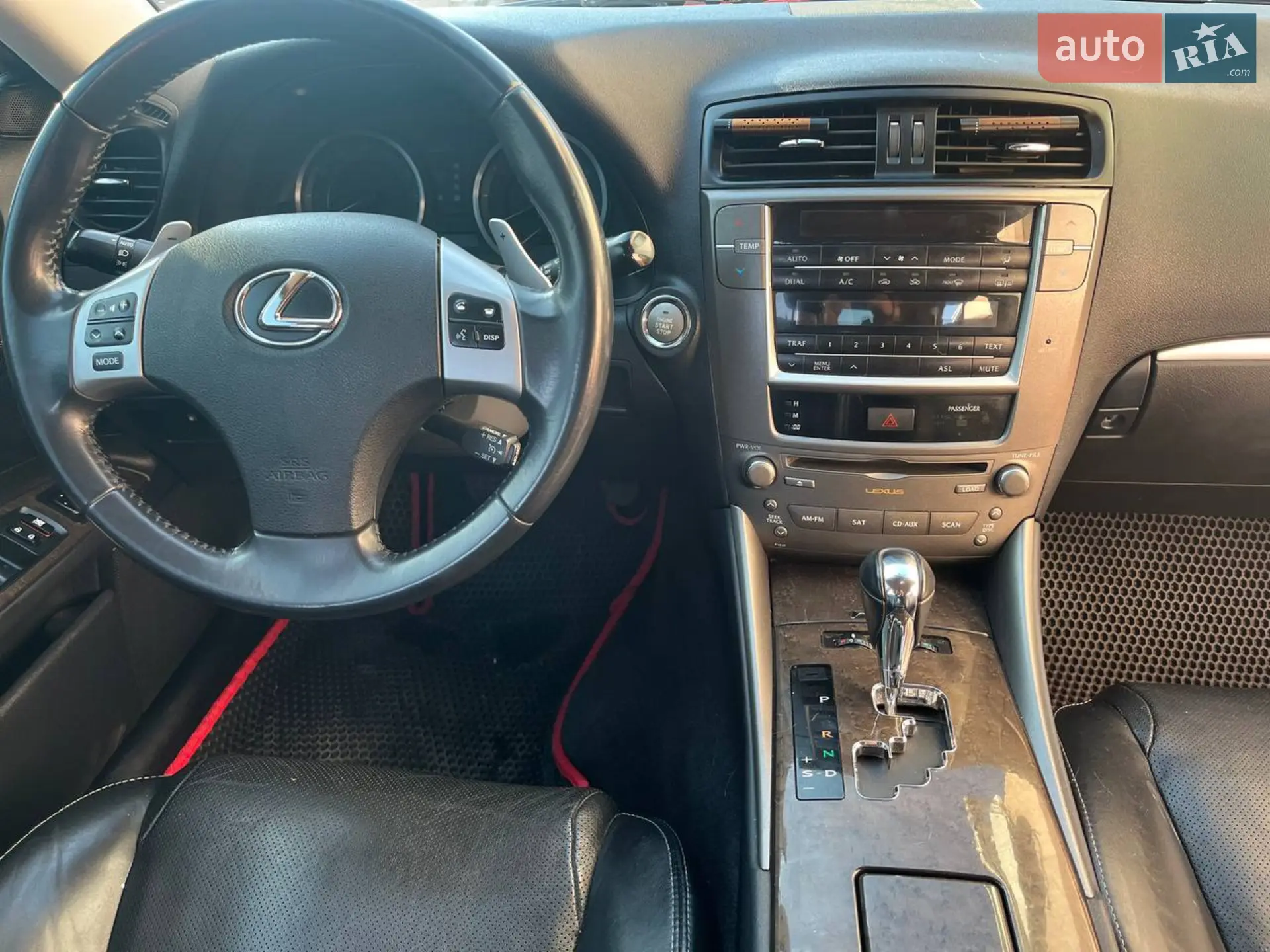 2011 Lexus IS - мініатюра 8