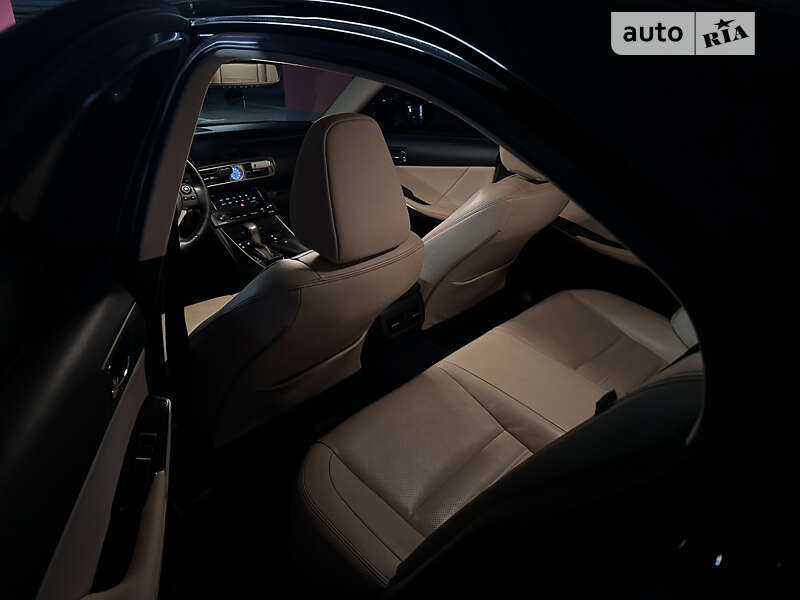 Седан Lexus IS 2013 в Києві фото 47 Седан Lexus IS 2013 в Києві