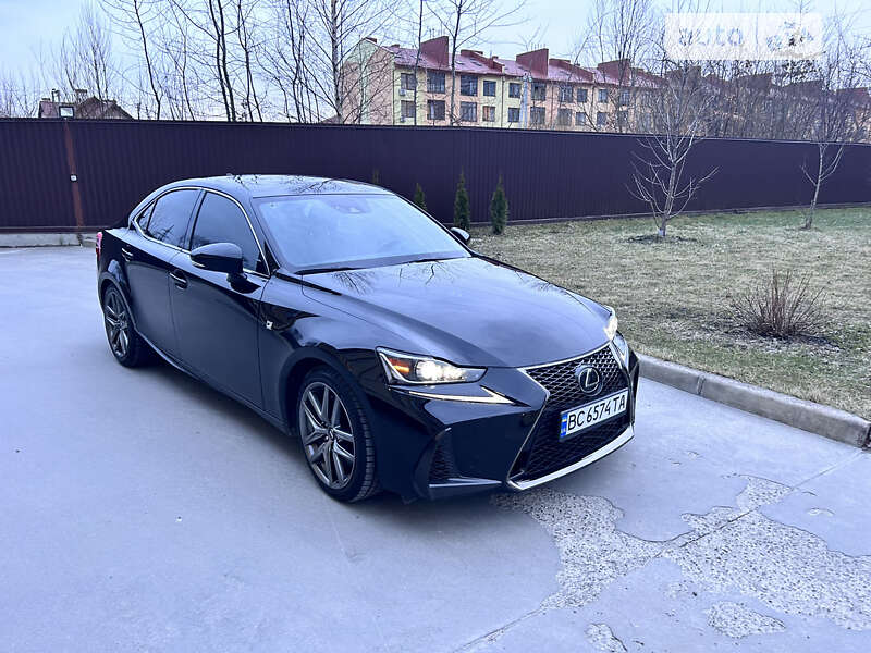 Седан Lexus IS 2017 в Львове
