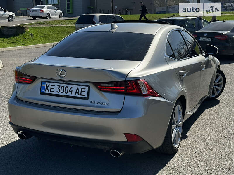 Седан Lexus IS 2016 в Кривом Роге