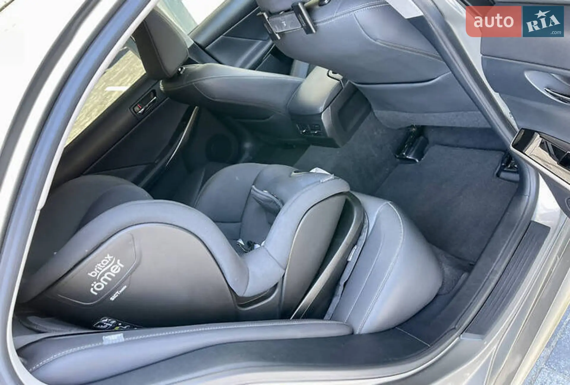 2015 Lexus IS - мініатюра 10