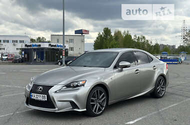 Седан Lexus IS 2015 в Киеве