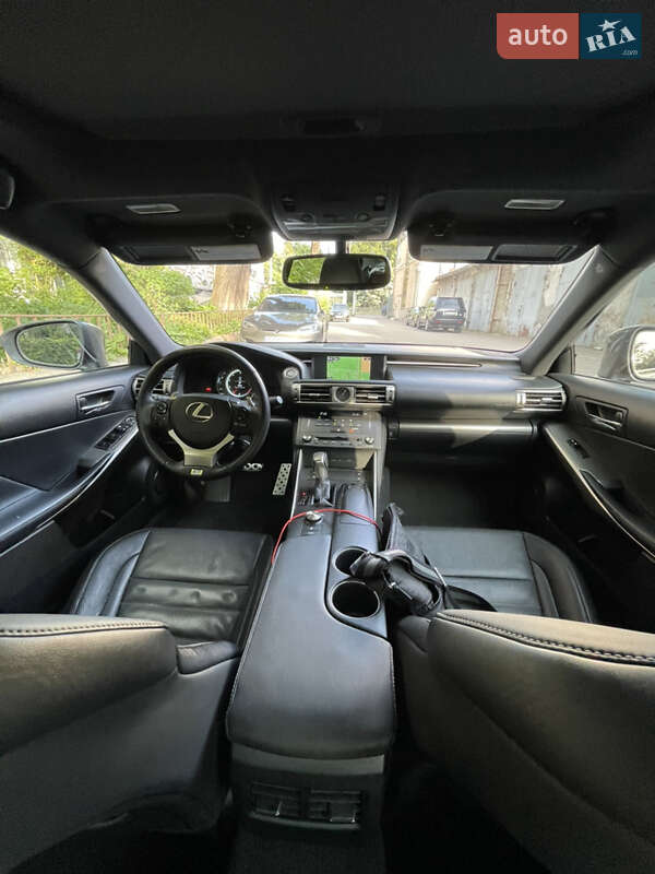 Седан Lexus IS 2014 в Дніпрі
