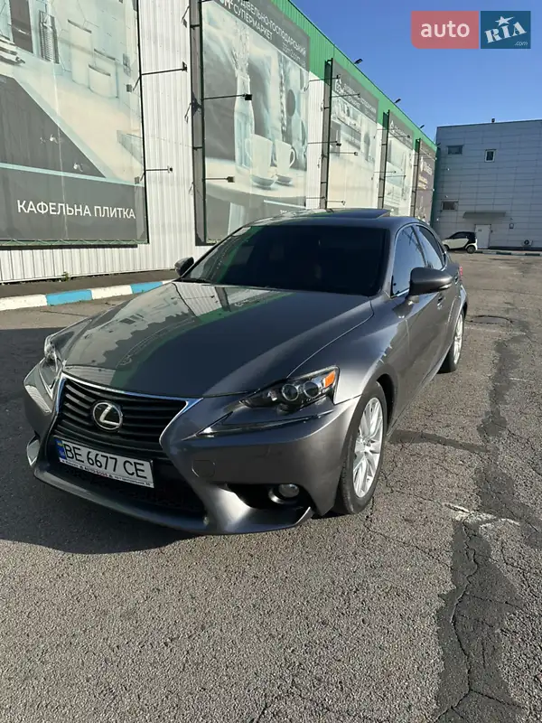 Lexus IS