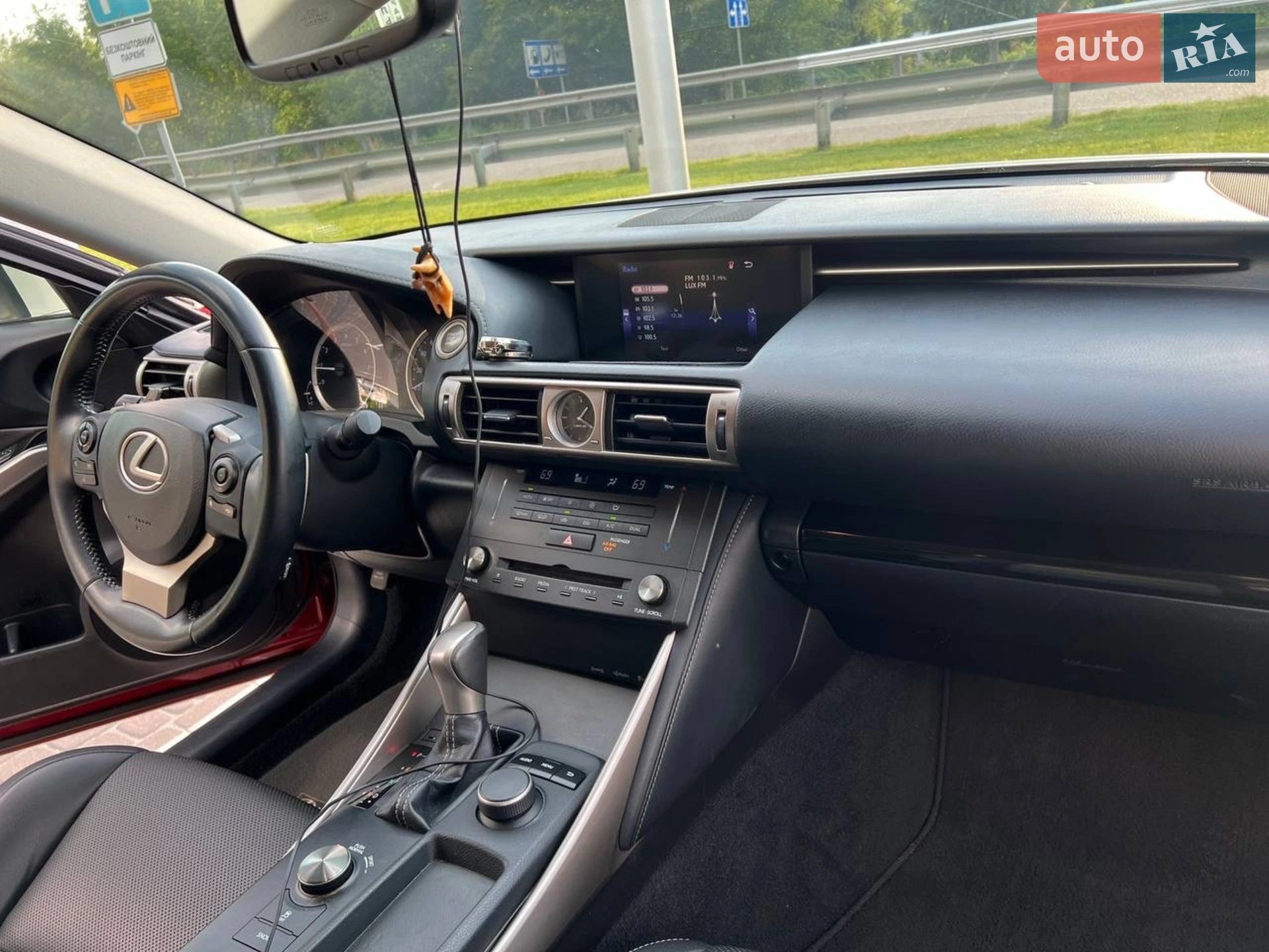 2015 Lexus IS - мініатюра 10