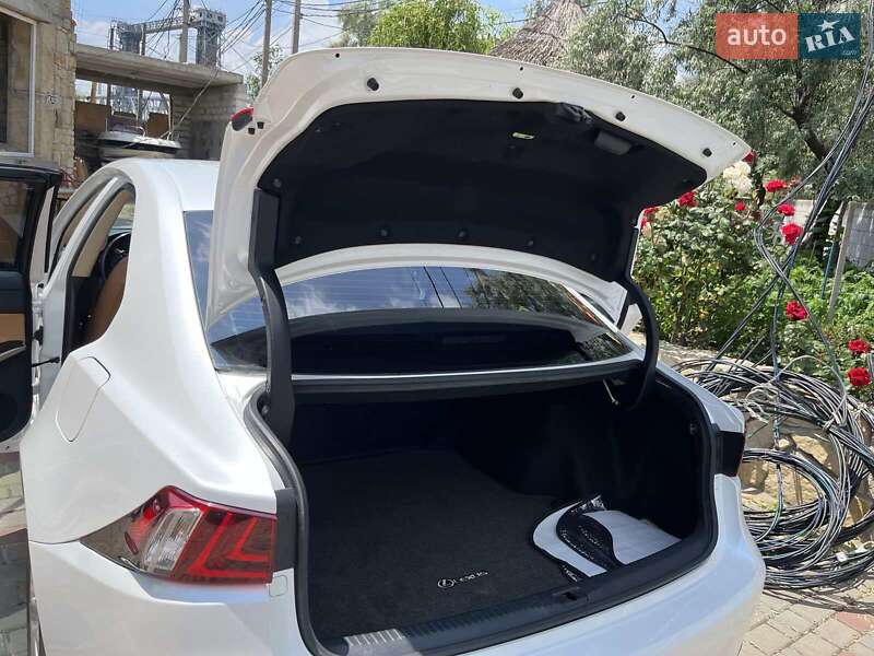 Седан Lexus IS 2016 в Одессе фото 7 Седан Lexus IS 2016 в Одессе
