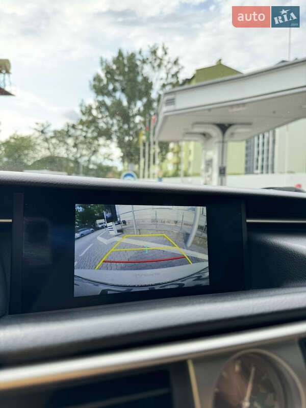 Седан Lexus IS 2016 в Львове