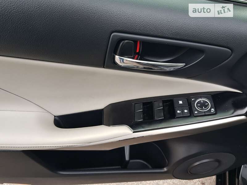 Седан Lexus IS 2014 в Черкассах