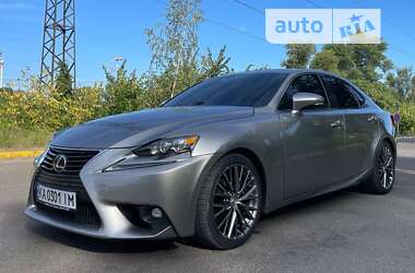 Седан Lexus IS 2015 в Киеве