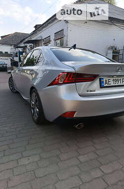 Седан Lexus IS 2016 в 