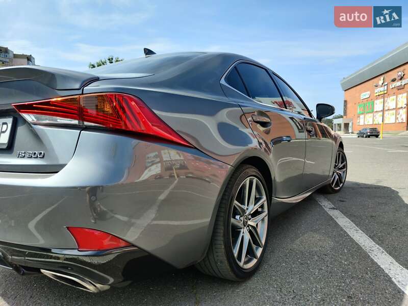 Седан Lexus IS 2018 в Киеве