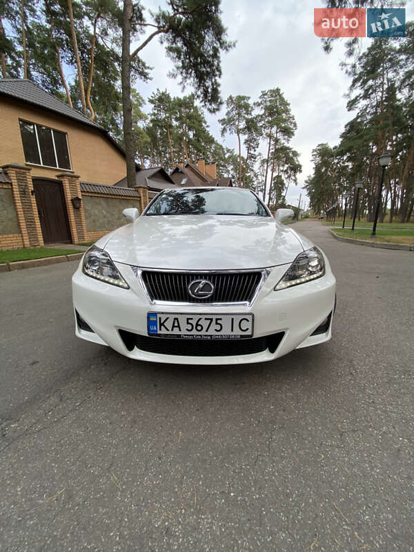 Седан Lexus IS 2012 в Києві