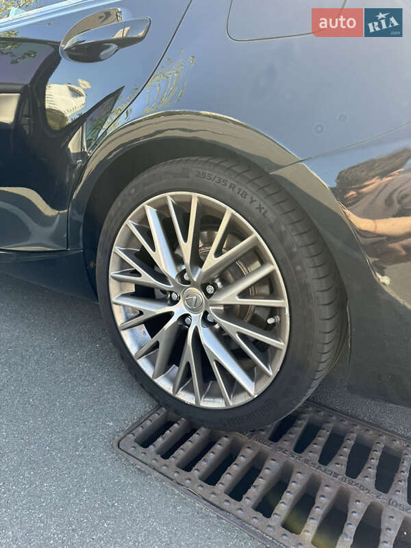 Седан Lexus IS 2016 в Киеве фото 18 Седан Lexus IS 2016 в Киеве