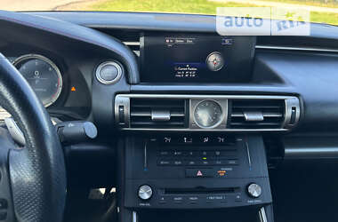 Седан Lexus IS 2016 в 