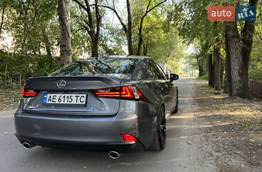 Седан Lexus IS 2014 в 