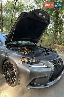Седан Lexus IS 2014 в 