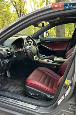 Седан Lexus IS 2014 в 