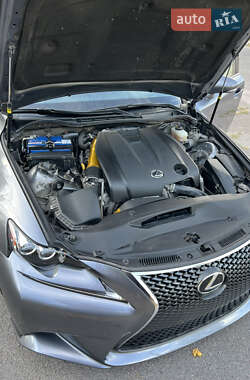 Седан Lexus IS 2014 в 
