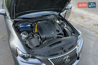 Седан Lexus IS 2014 в 