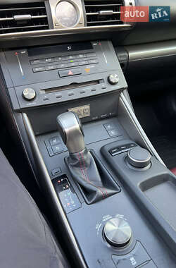 Седан Lexus IS 2014 в 