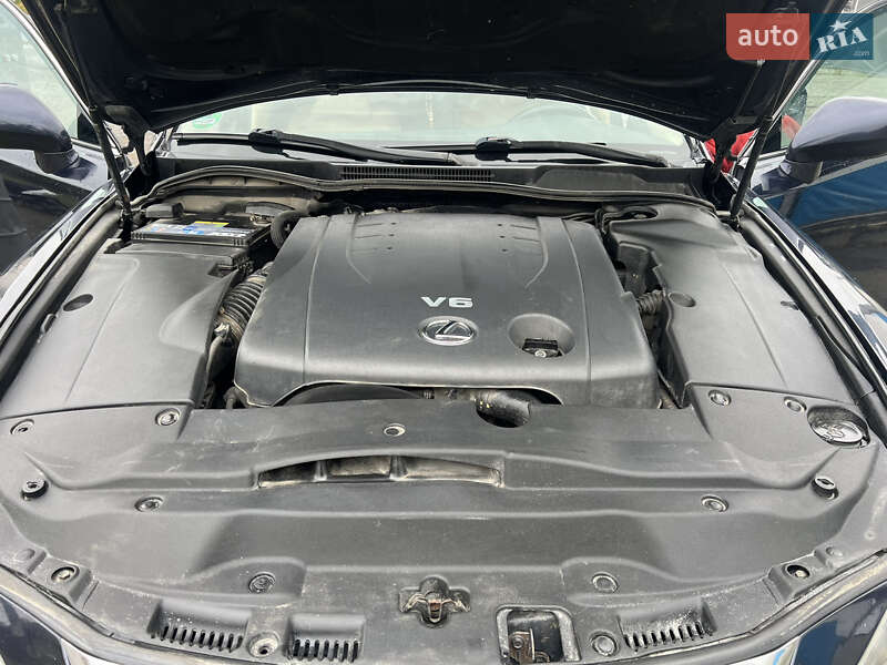Седан Lexus IS 2007 в Рокитном