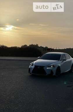 Седан Lexus IS 2018 в Києві