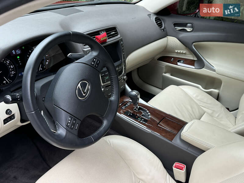 Седан Lexus IS 2010 в Киеве фото 14 Седан Lexus IS 2010 в Киеве