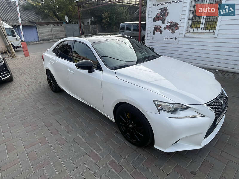 Седан Lexus IS 2015 в Днепре