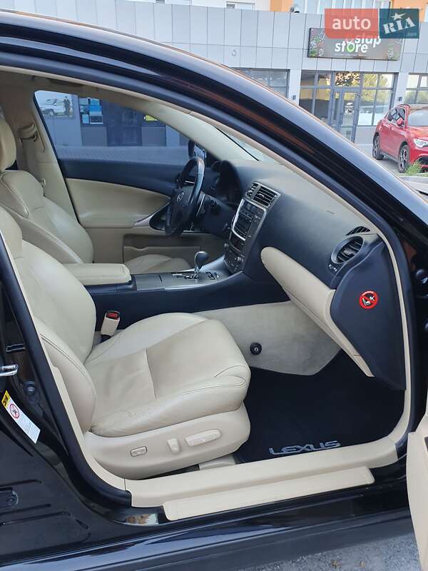 Седан Lexus IS 2007 в Виннице