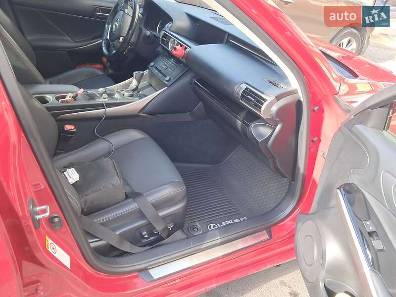 Седан Lexus IS 2015 в Измаиле фото 8 Седан Lexus IS 2015 в Измаиле