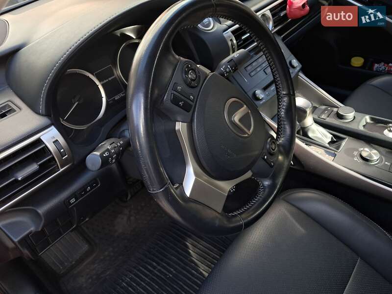 Седан Lexus IS 2015 в Измаиле фото 12 Седан Lexus IS 2015 в Измаиле