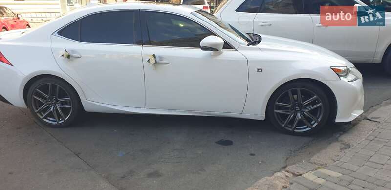 Седан Lexus IS 2015 в Одессе