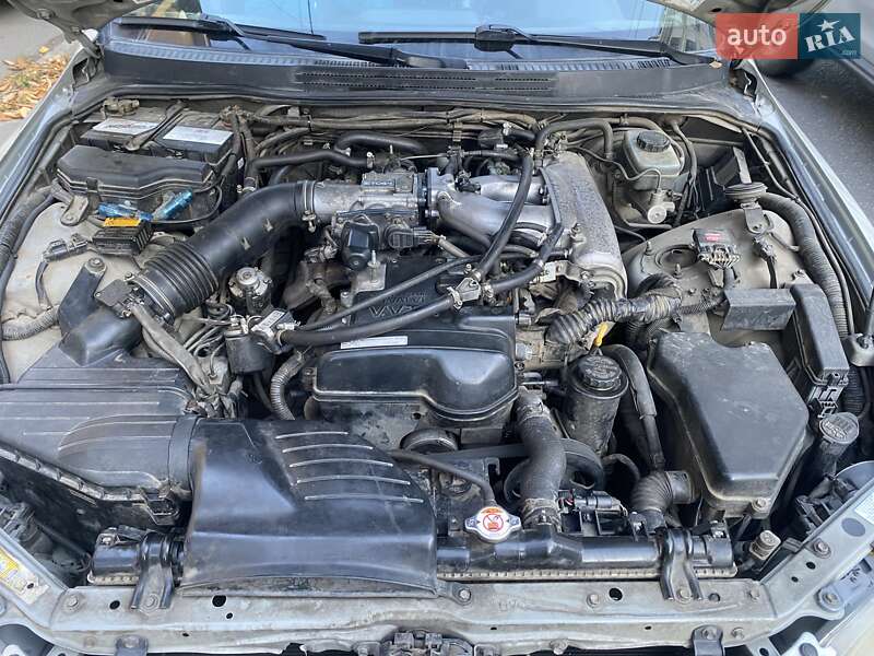 Седан Lexus IS 2002 в Фонтанке