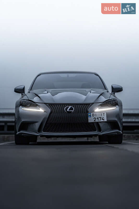 Седан Lexus IS 2015 в Києві