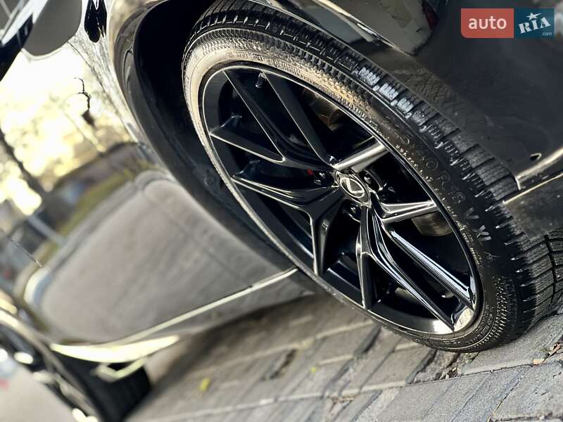 Седан Lexus IS 2015 в Дніпрі