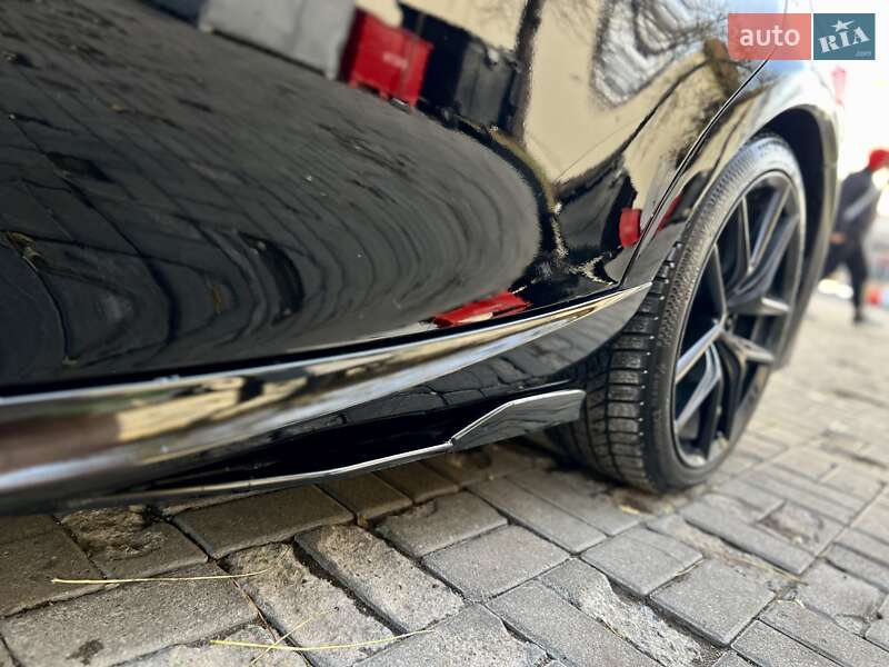 Седан Lexus IS 2015 в Дніпрі