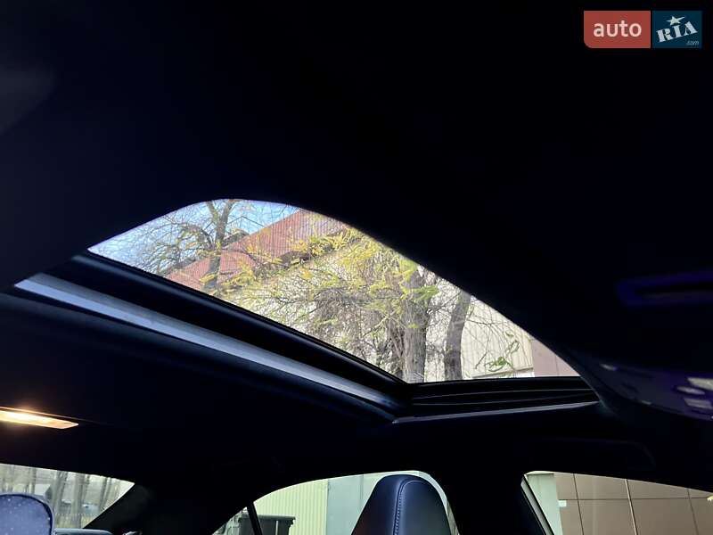 Седан Lexus IS 2015 в Дніпрі