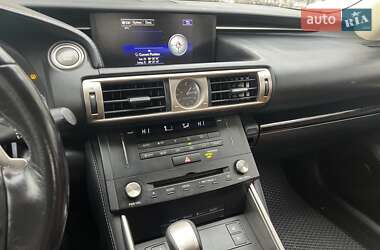 Седан Lexus IS 2015 в Киеве
