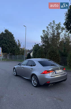 Седан Lexus IS 2017 в Львове