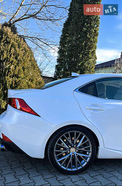 Седан Lexus IS 2014 в Черновцах