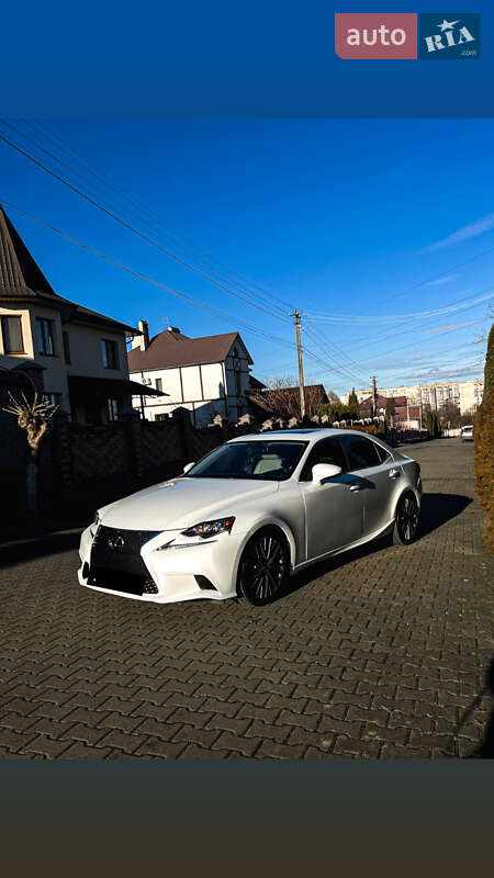 Седан Lexus IS 2014 в 