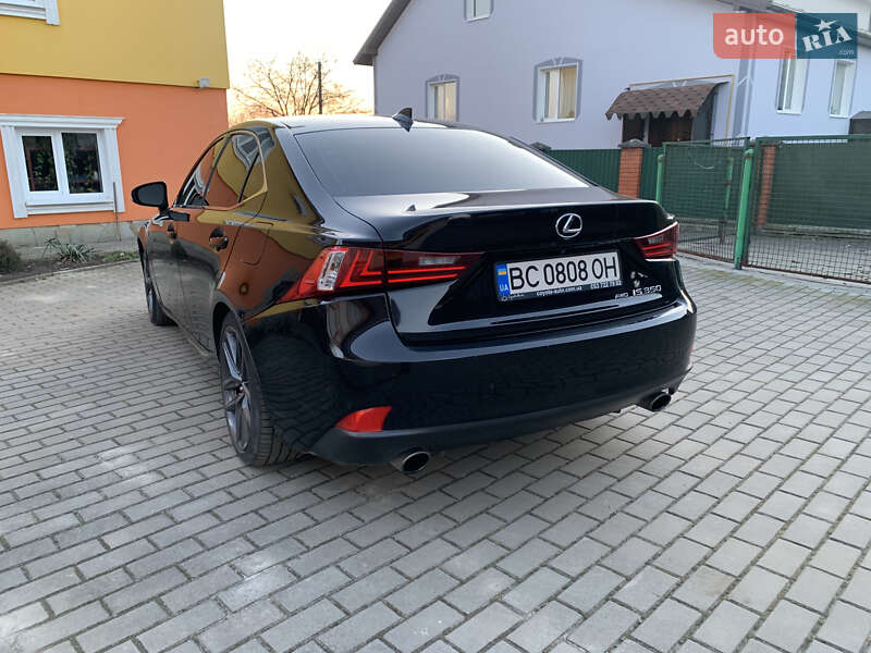 Седан Lexus IS 2014 в Львові