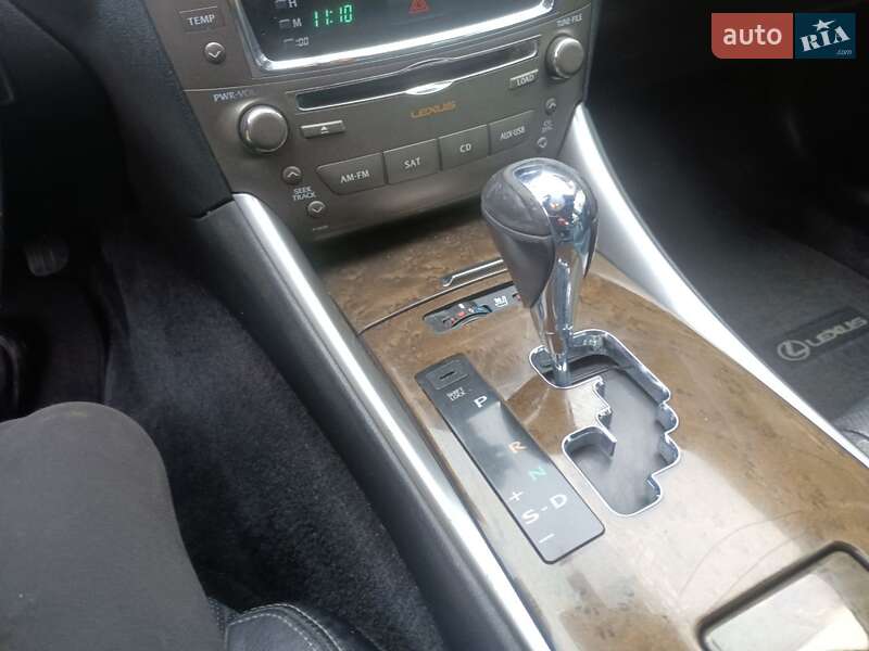 Седан Lexus IS 2010 в Умани