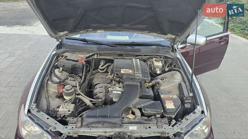 Седан Lexus IS 2000 в Луцке
