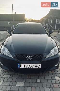 Седан Lexus IS 2006 в Сараті