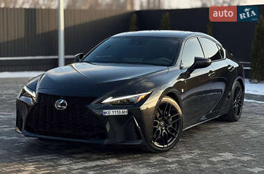 Седан Lexus IS 2021 в 